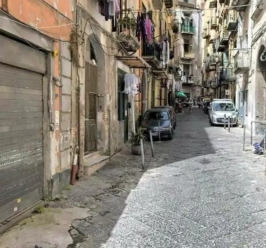 Core E Core Νάπολη