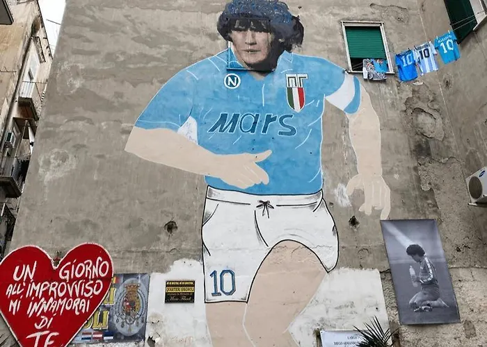 Core E Core Νάπολη