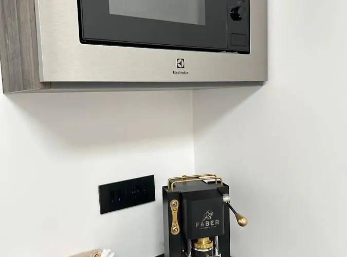 Core E Core Νάπολη